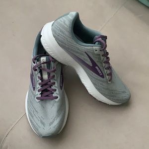 Brooks Launch 7